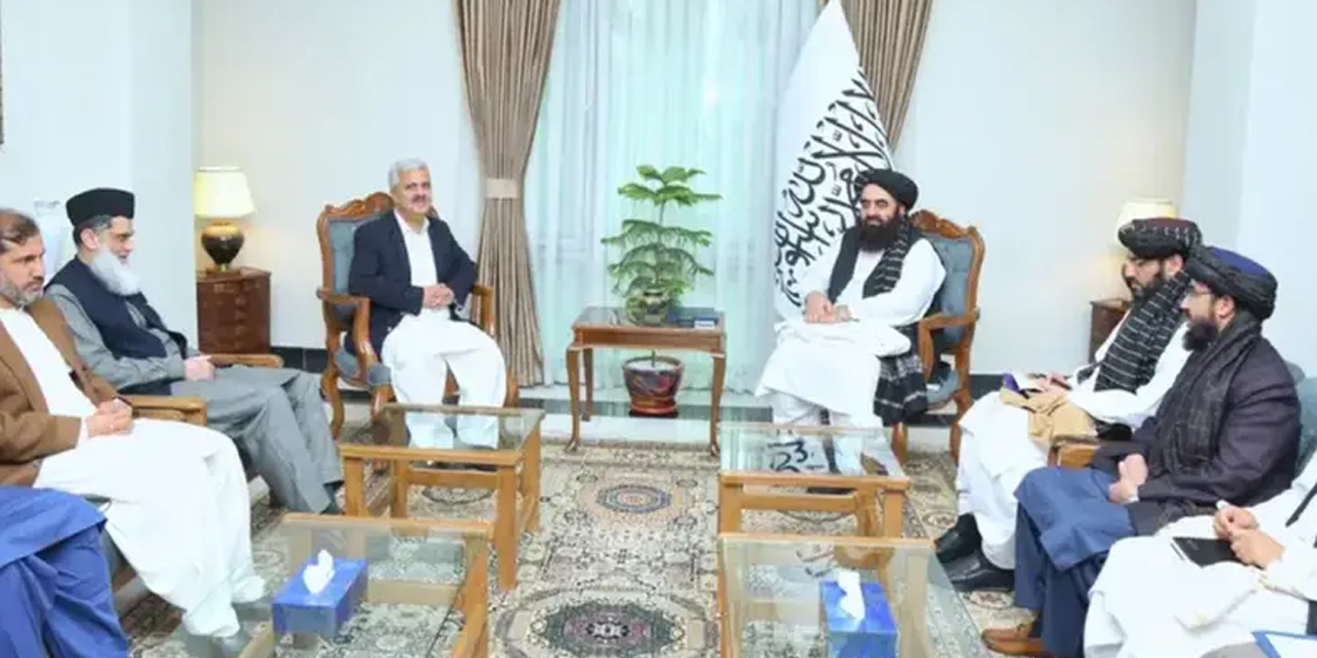 Taliban’s Foreign Minister Calls For A Solution To Afghan-Pak Trade Issue