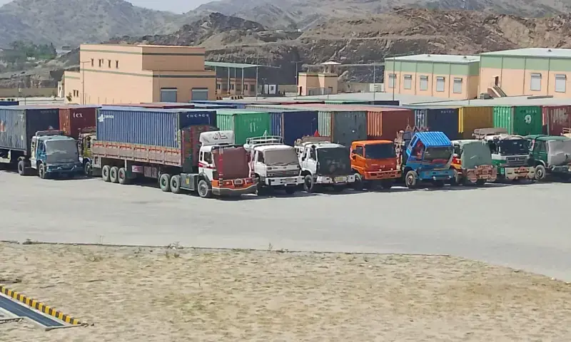 21 of 26 WFP vehicles carrying aid enter Afghanistan via Torkham border
